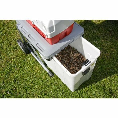 IKRA BROYEUR DE VEGETAUX 3000 Watts 7 IKRA BROYEUR DE VEGETAUX 3000 Watts – Image 5